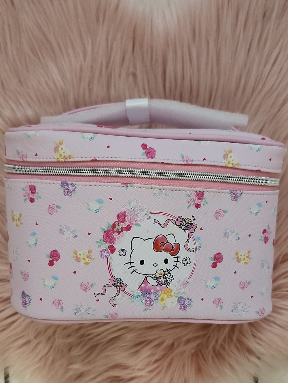 Brand New SANRIO X HELLO KITTY FLORAL COSMETIC BAG W/HANDLE